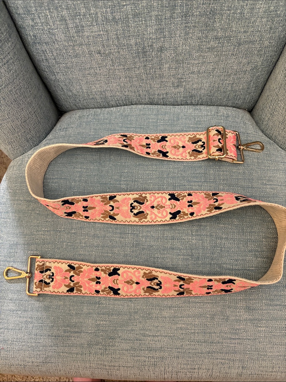 Adjustable Pink Floral-Patterned Crossbody Strap - Picture 8 of 8